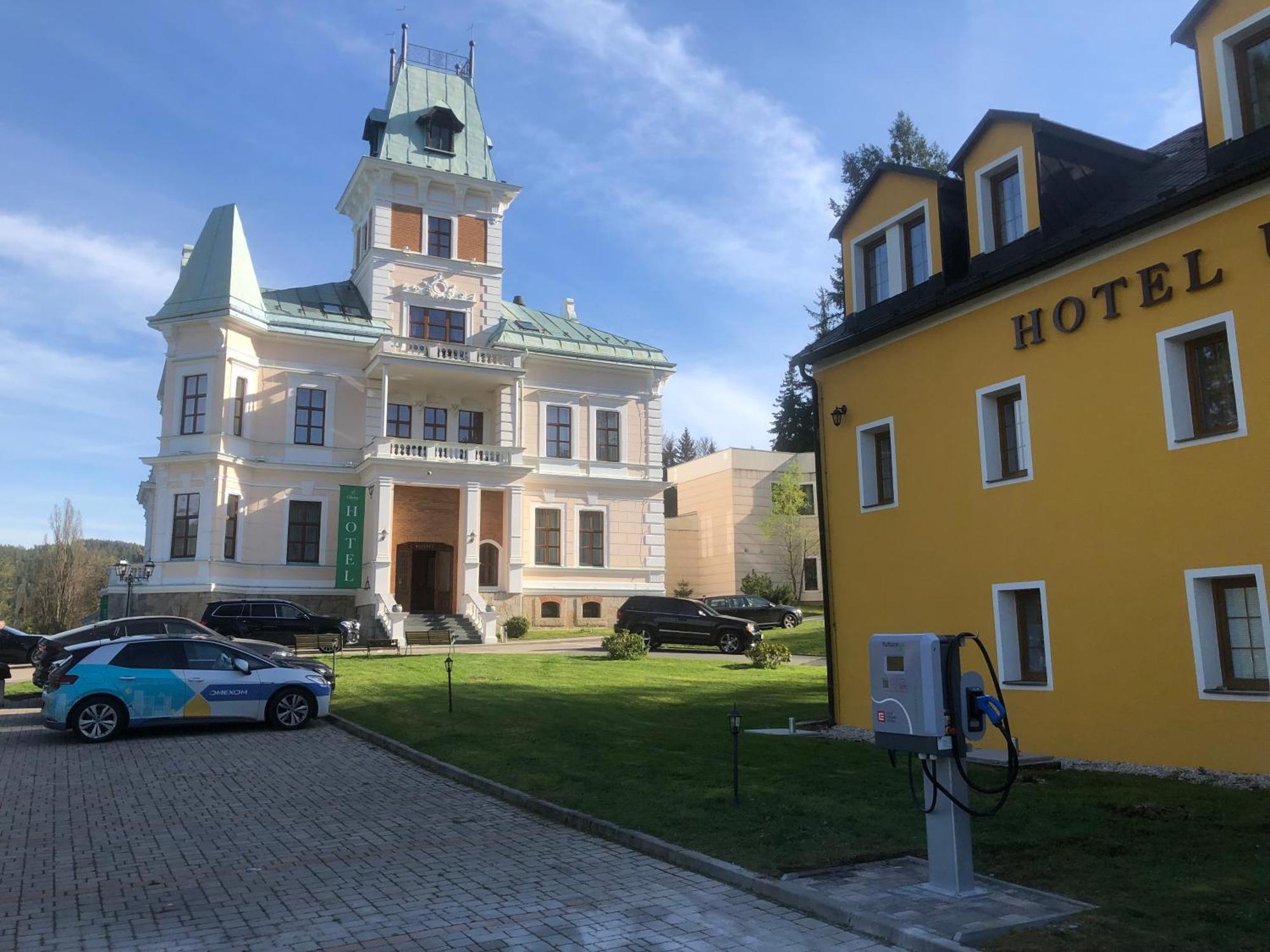 Hotel Chateau Cihelny Karlovy Vary Exterior foto