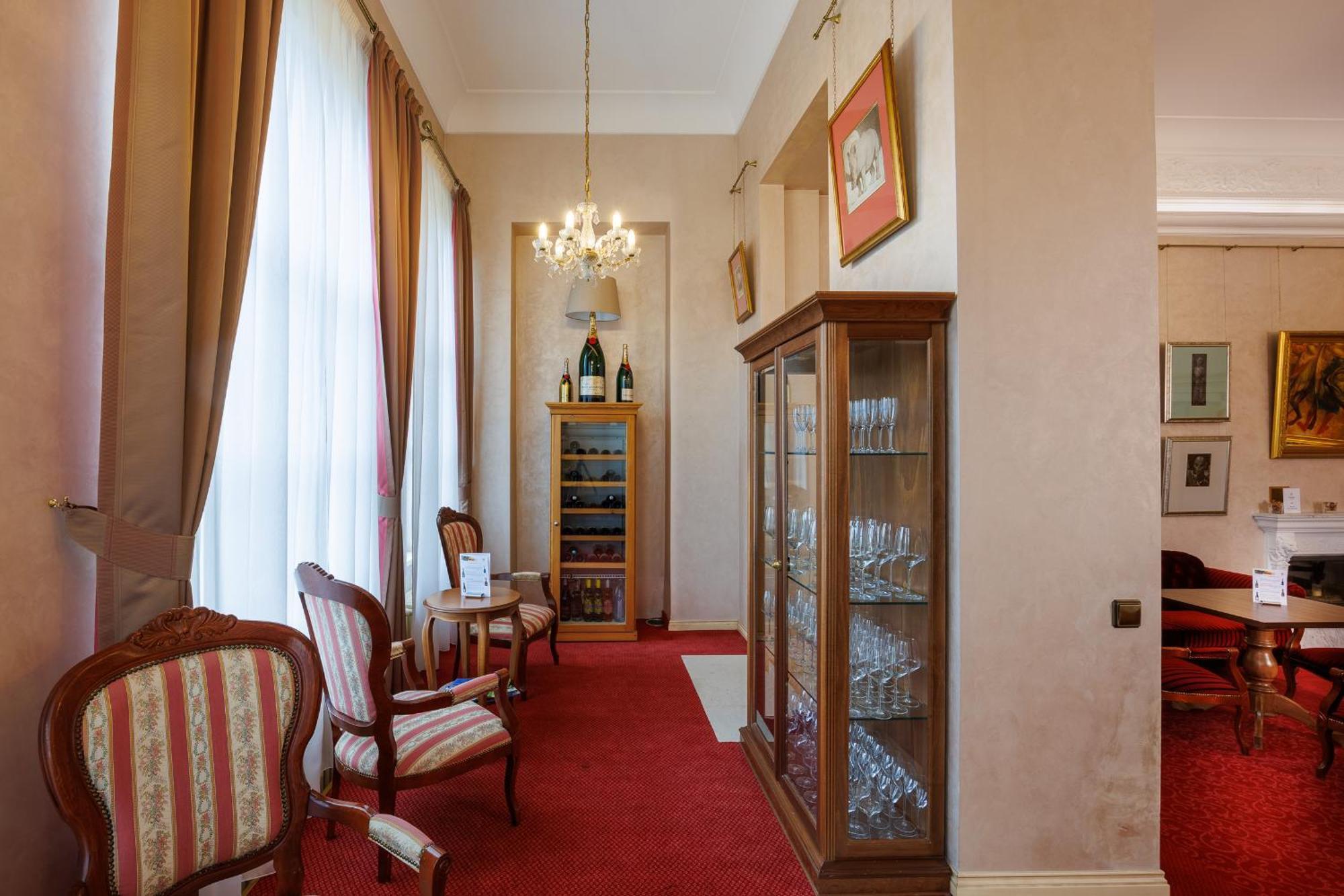 Hotel Chateau Cihelny Karlovy Vary Exterior foto