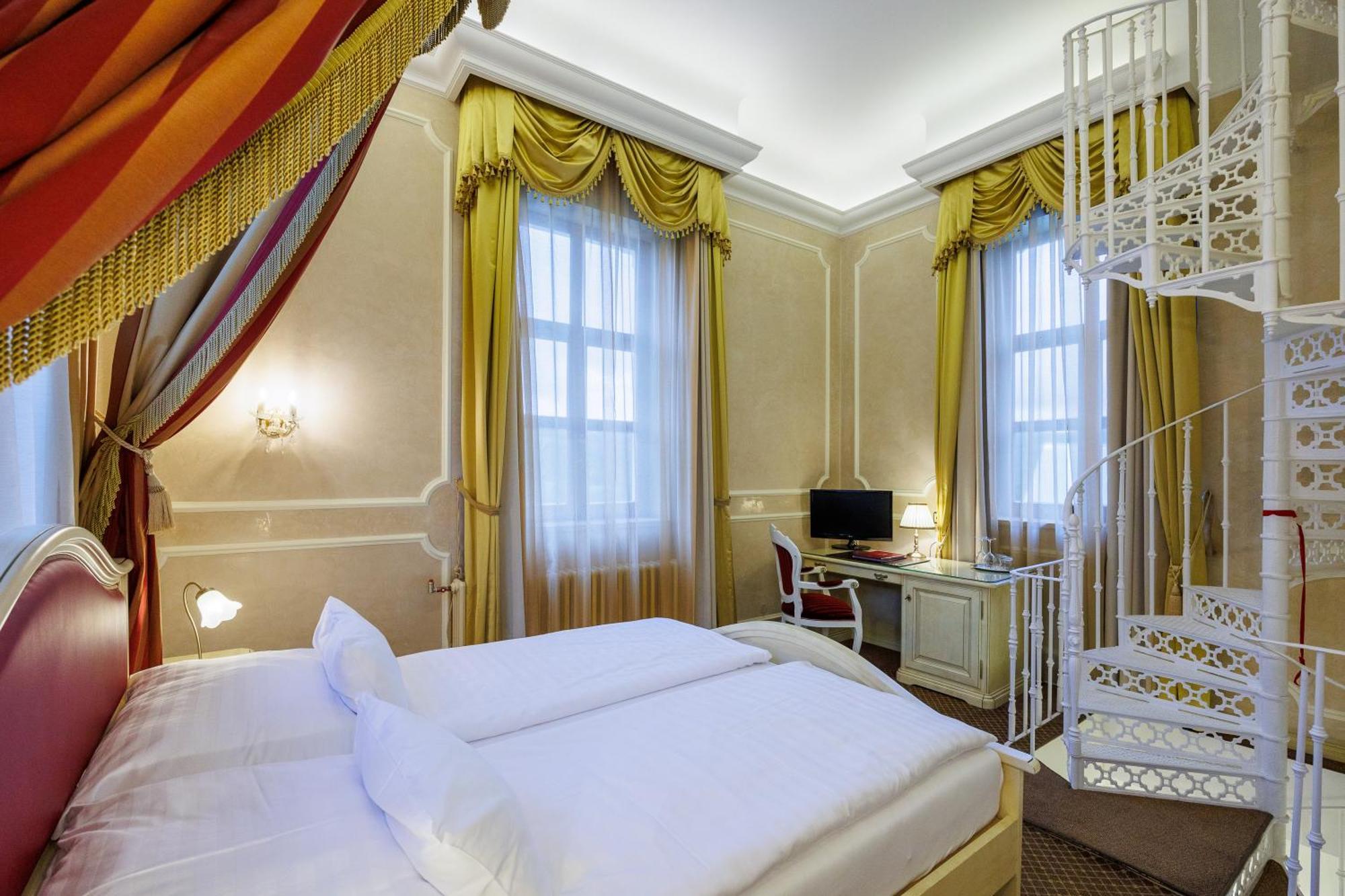 Hotel Chateau Cihelny Karlovy Vary Exterior foto