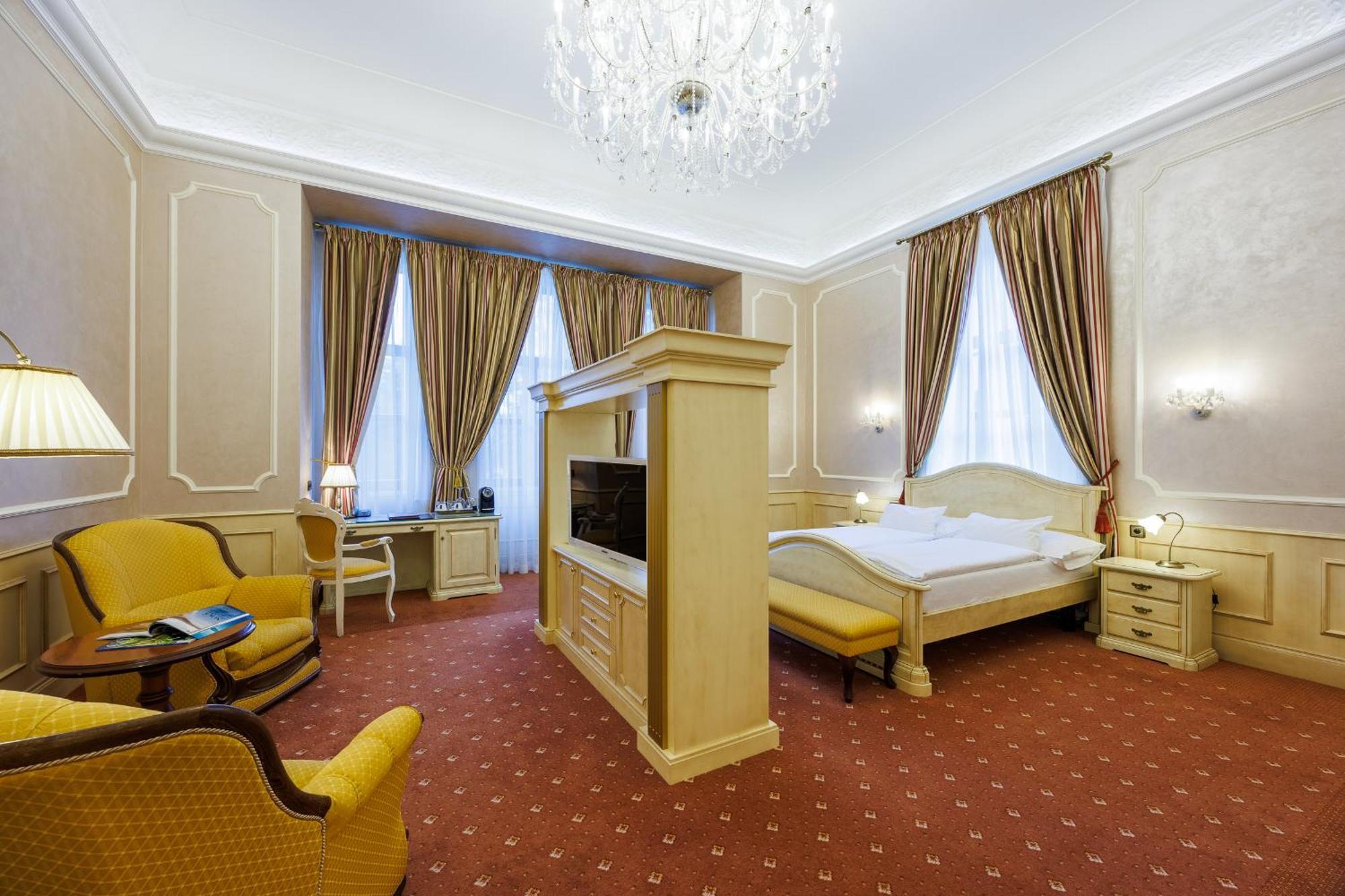 Hotel Chateau Cihelny Karlovy Vary Exterior foto