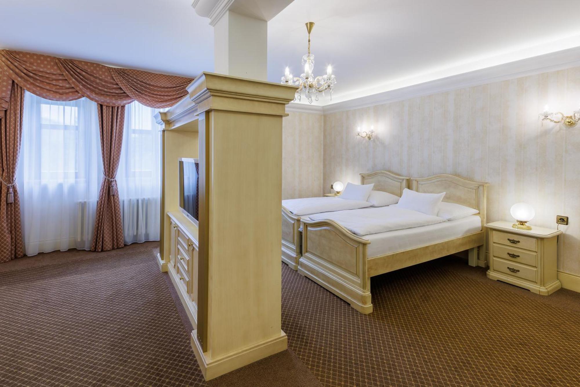 Hotel Chateau Cihelny Karlovy Vary Exterior foto