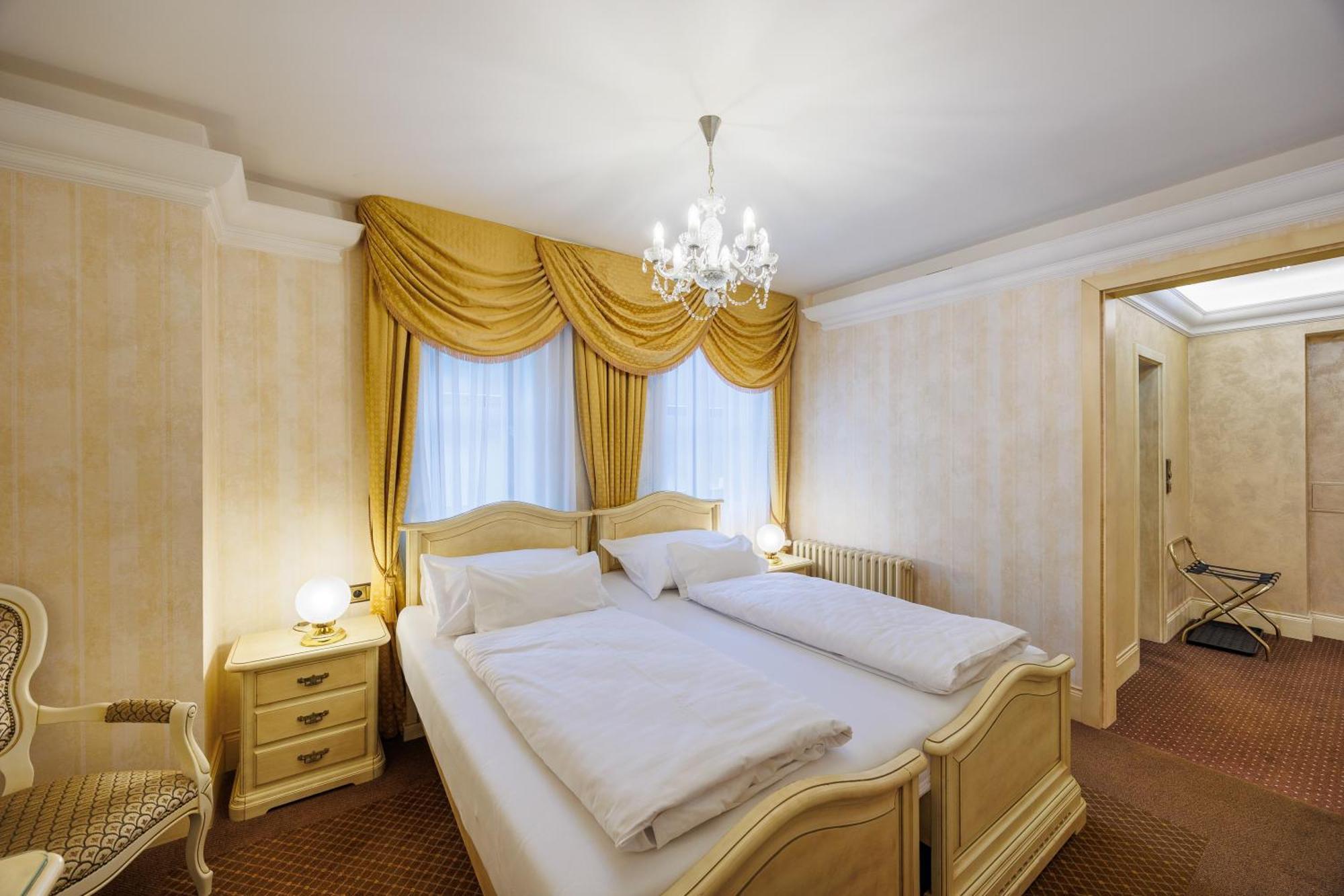 Hotel Chateau Cihelny Karlovy Vary Exterior foto